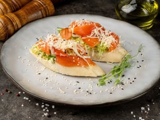 Гуакамоле та лосось