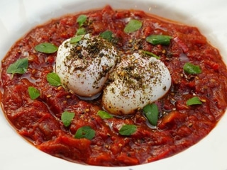 SHAKSZUKA PO TUNEZYJSKU Z CHLEBEM