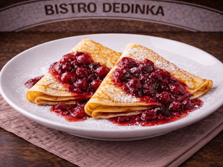 Palacinky s brusnicovou omáčkou