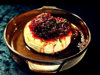 Zapečený Camembert s brusinkami