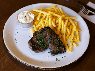 GRILOVANÁ TELECÍ JÁTRA