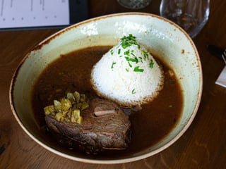 HOVĚZÍ ZNOJEMSKÁ PEČENĚ