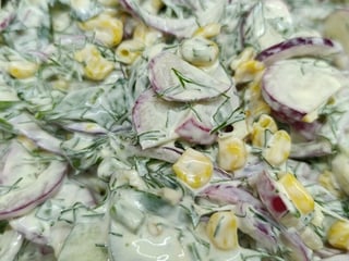 Салат з редиски та кукурудзи