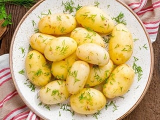 Картопля молода