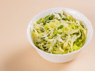 Салат з капусти з перцем