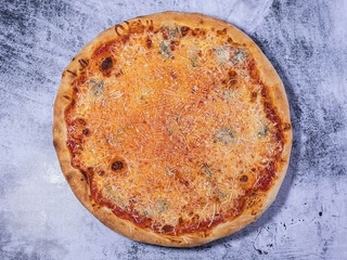 QUATTRO FORMAGGI Ø33