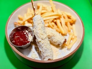 NEW !  Crispy ( хрусткий ) Corn Dog під сириним соусом !