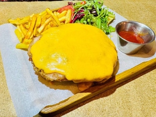 NEW ! Індича Котлета ( з рубленого м"яса ) під соусом Чеддер !!! 