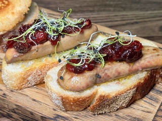 Tapas з фуа-гра та журавлиним конфі