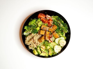 Боул з тофу та кіноа