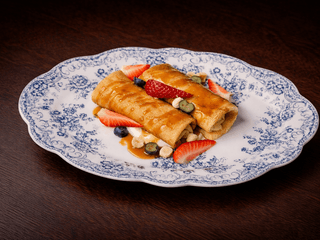 Млинці з заварним кремом та апельсиновою карамеллю