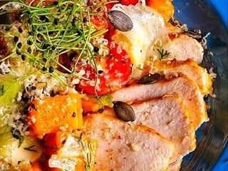 Салатка з гарбузом,запеченою куркою та фетакою