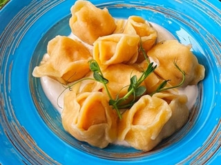 Вареники з буженим пстругом