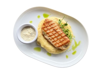 Стейк з філе індички з домашнім картопляним пюре