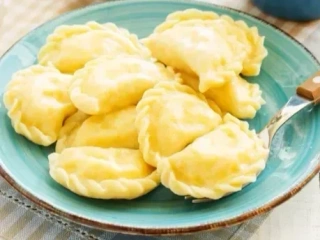 Вареники з солодким сиром