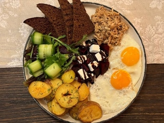 Великий сніданок з куркою