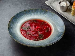 БОРЩ ЗІ СМЕТАНОЮ