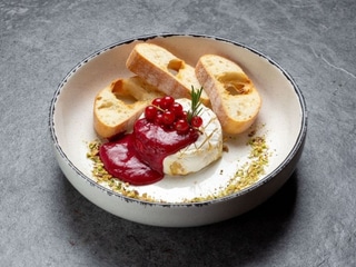 КАМАМБЕР З МАЛИНОВИМ КЮЛІ