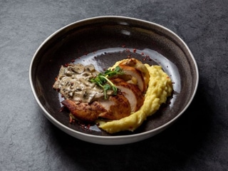 КУРЯЧЕ ФІЛЕ З СУЛУГУНІ