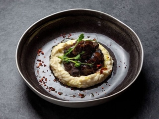 ТОМЛЕНІ ЯЛОВИЧІ ЩІЧКИ