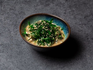 САЛАТ ХІЯШІ ВАКАМЕ