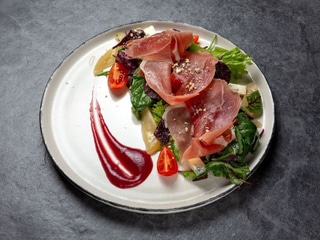 САЛАТ З ПРОШУТО