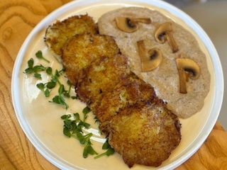 ДЕРУНИ З ГРИБНИМ СОУСОМ (пісні)