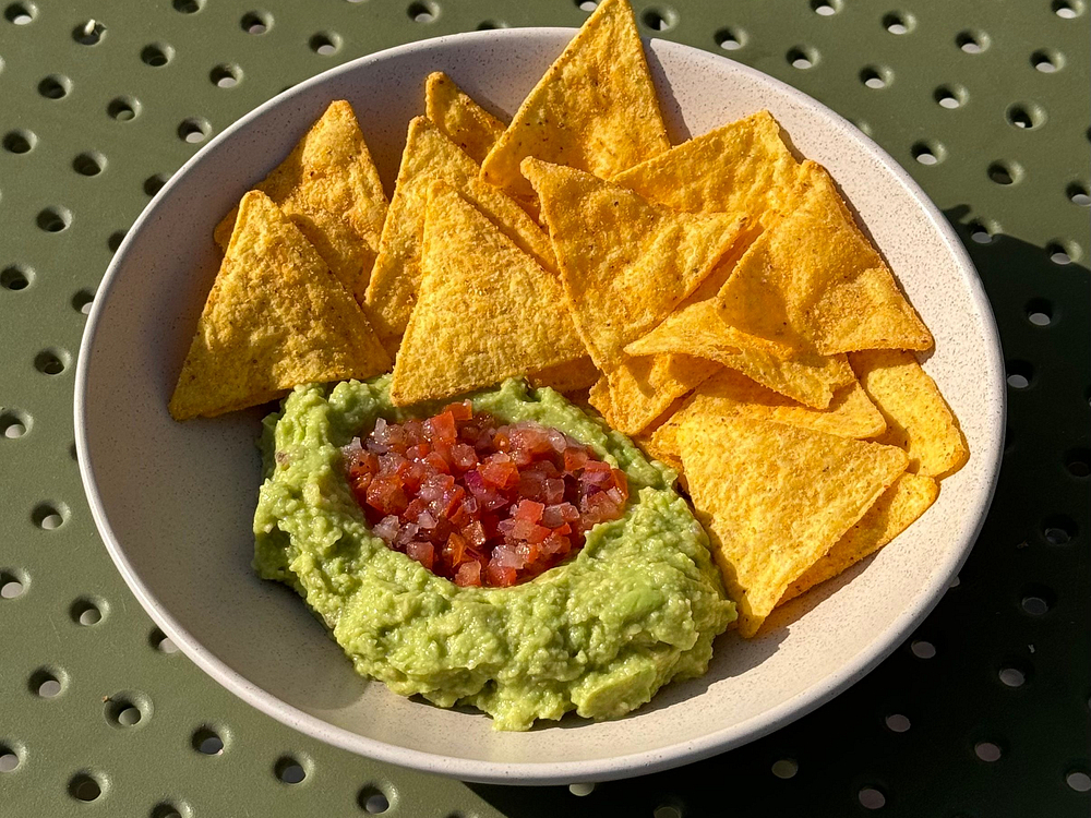 Ґуакамоле з сирними начос (165g)