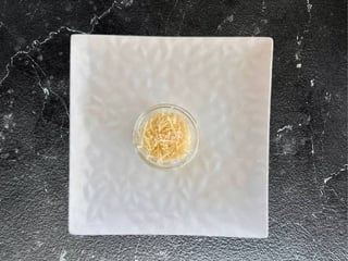 Сир Пармезан тертий.