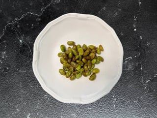 Боби едемами.