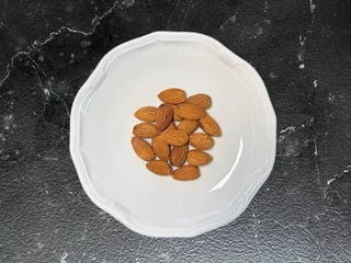 Горіх Мигдаль.