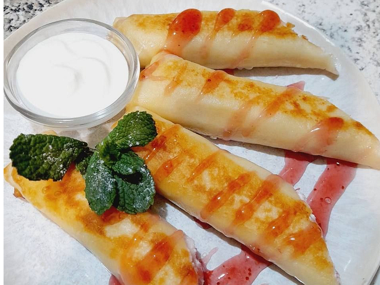 Млинці з полуницею та сиром