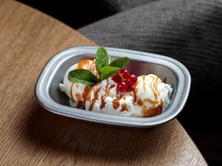 Морозиво з топінгом