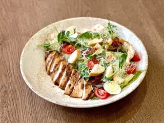 Салат Цезар з курятиною гриль