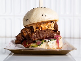 Bao burger s veprovým bůčkem