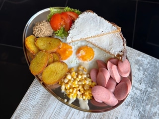 Великий Сніданок з сосисками 