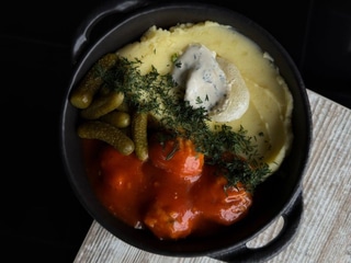 Курячі боли з пюрешкою