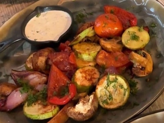 Овочі запечені з паприкою та зеленню