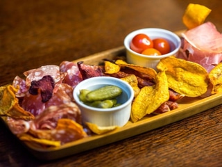 BWB Gastro Bar - Broneeri laud