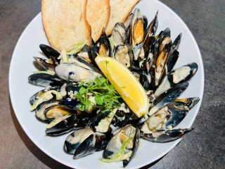 Мідії у вершковому соусі