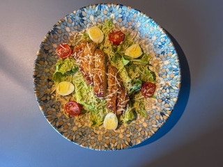 Салат Цезар зі шніцелем