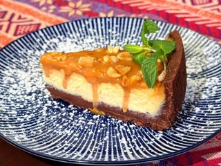 Чізкейк Снікерс