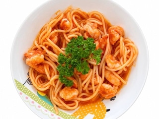 Spaghetti with shrimp in tomato sauce