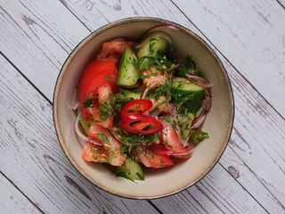 Salata de legume cu ulleiul casei