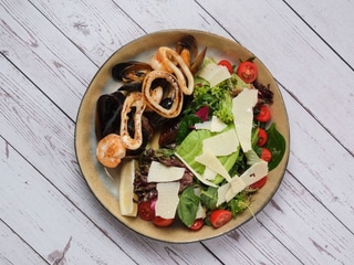 Salata cu fructe de mare