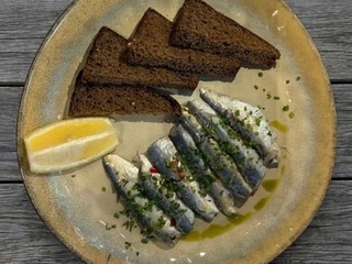 Sardina marinata din Grecia