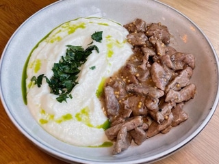 Бефстроганов з овочевим пюре