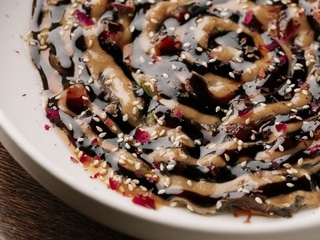 Карпачо з баклажану з горіховим соусом