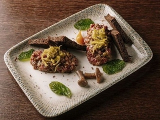Тартар із телятини з перцем цицак
