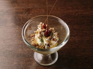 Пісний мацоні з медом та горіхами